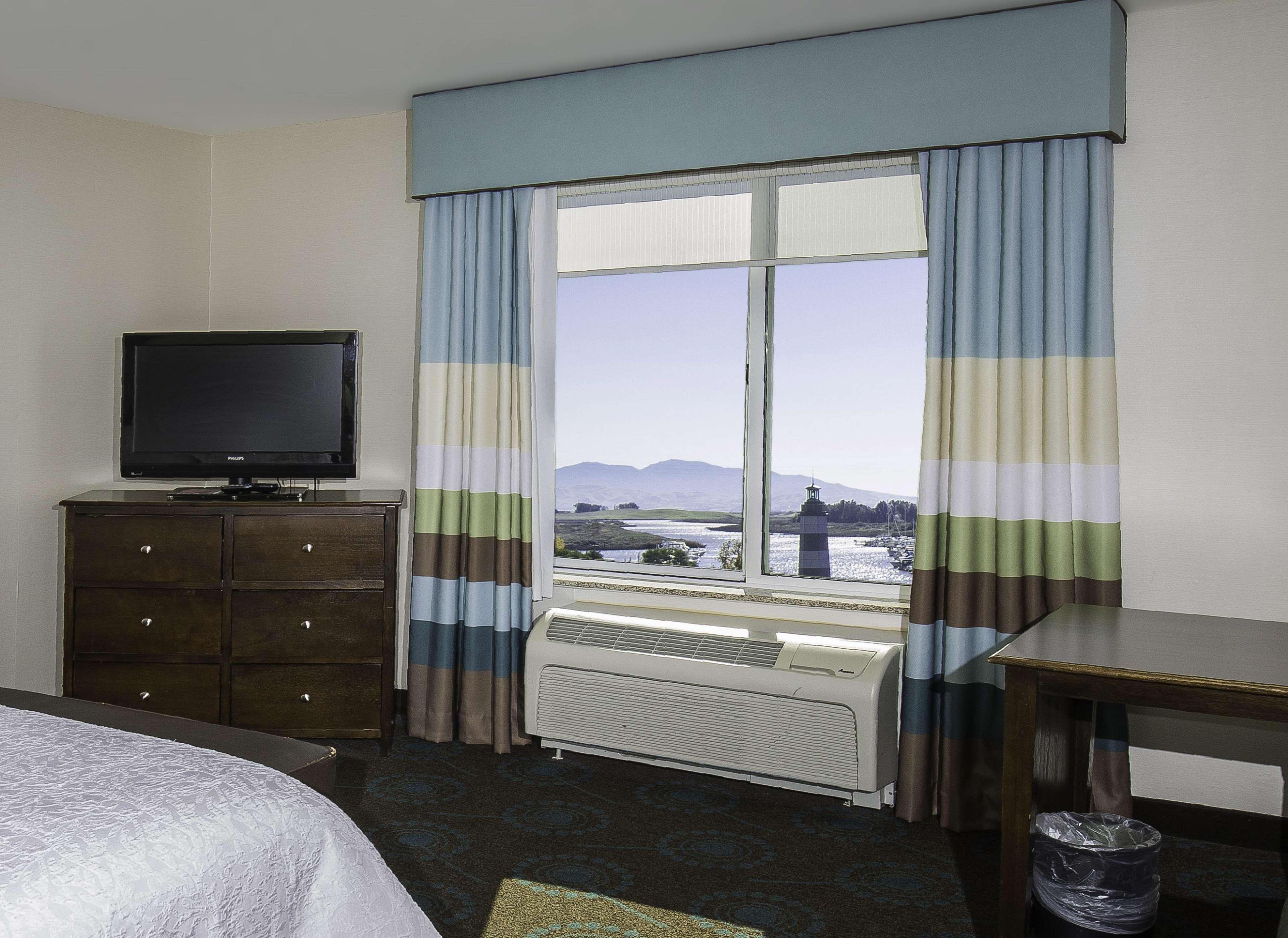 Hampton Inn & Suites Suisun City Waterfront Exterior photo