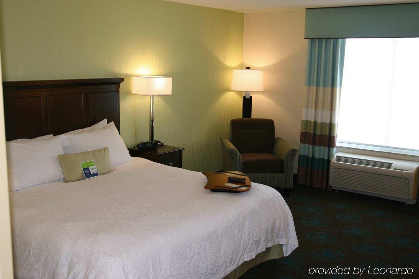 Hampton Inn & Suites Suisun City Waterfront Room photo
