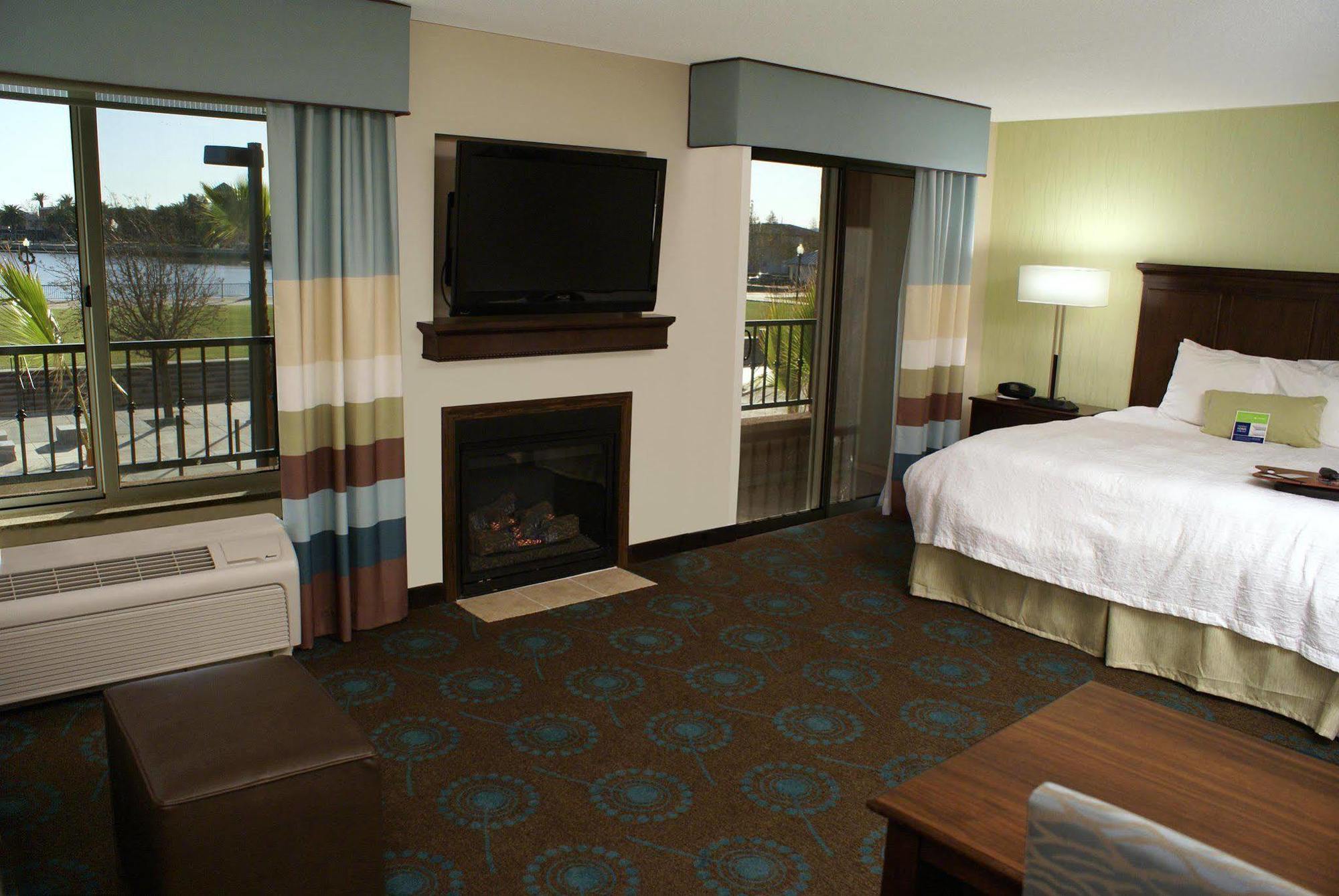 Hampton Inn & Suites Suisun City Waterfront Room photo